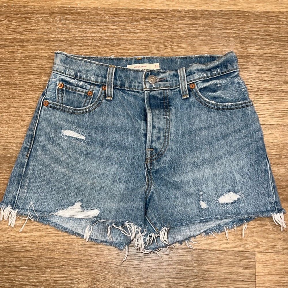 Levi’s Wedgie Fit Short
